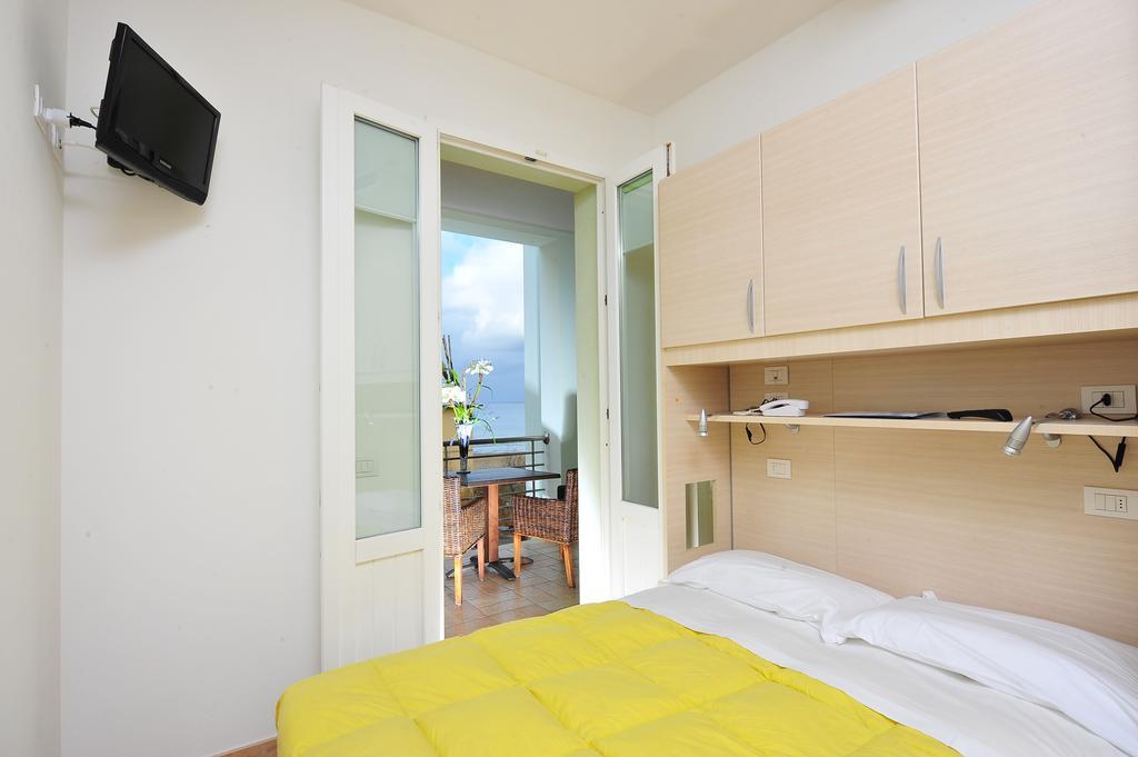 Hotel Aurora サン·ヴィンチェンツォ 部屋 写真
