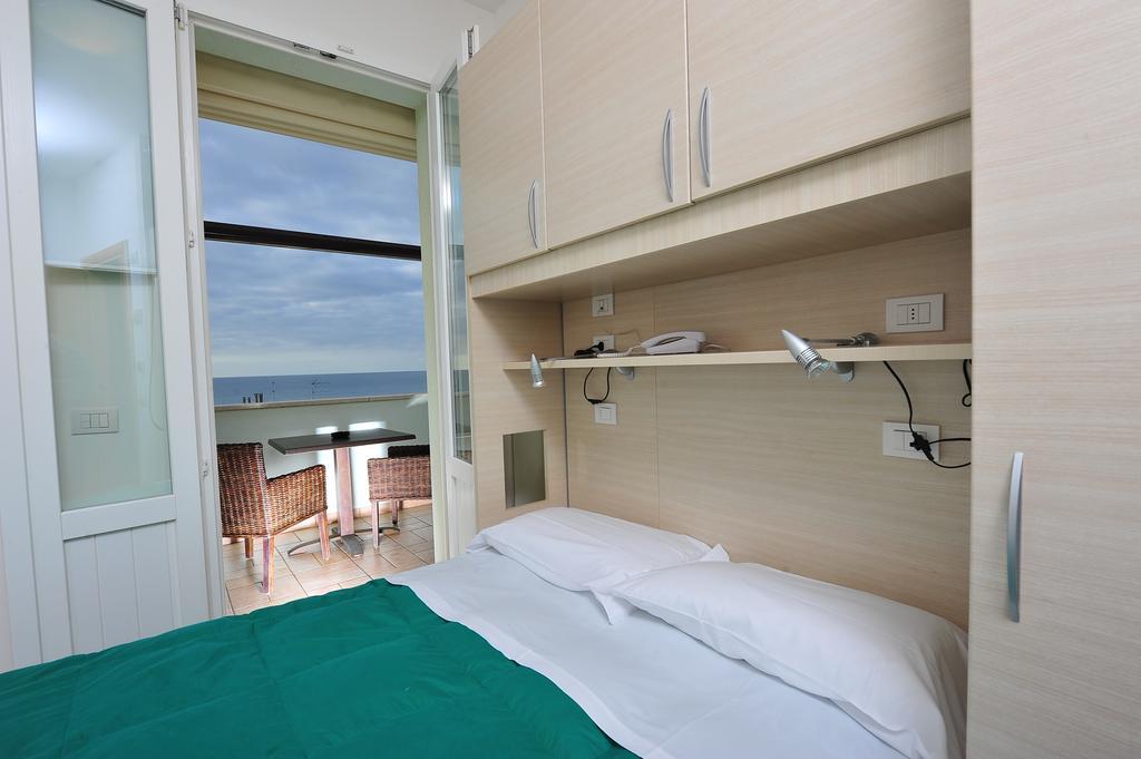 Hotel Aurora サン·ヴィンチェンツォ 部屋 写真